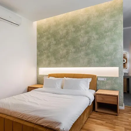 Pedestrian Street In Center For Comfortable And Beautiful With Comodities Within Walking Distance *