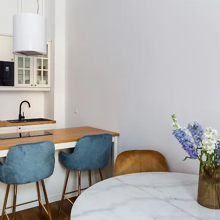 Apartamento Pedestrian Street In Center For Comfortable And Beautiful With Comodities Within Walking Distance Cluj-Napoca