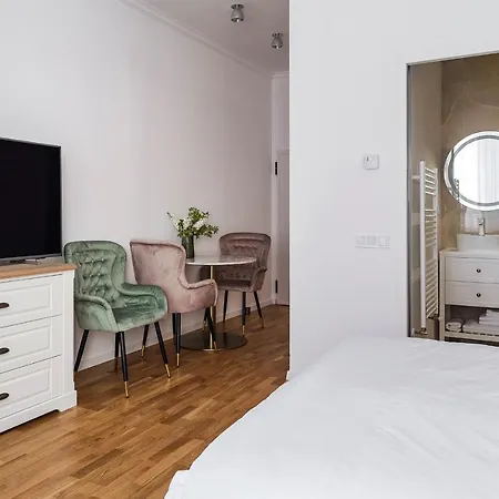 Pedestrian Street In Center For Comfortable And Beautiful With Comodities Within Walking Distance Apartamento