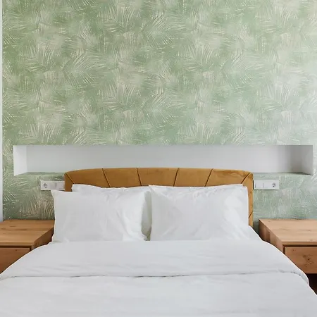 Pedestrian Street In Center For Comfortable And Beautiful With Comodities Within Walking Distance דירה *