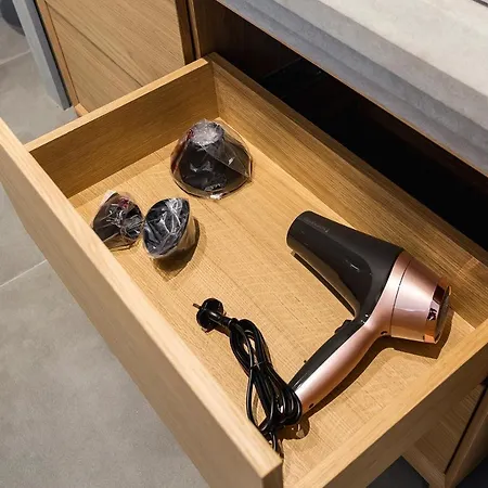 Apartment Pedestrian Street In Center For Comfortable And Beautiful With Comodities Within Walking Distance