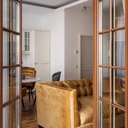 Pedestrian Street In Center For Comfortable And Beautiful With Comodities Within Walking Distance Apartment Cluj-Napoca