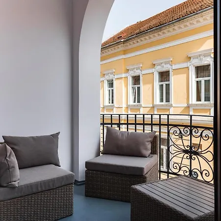 Pedestrian Street In Center For Comfortable And Beautiful With Comodities Within Walking Distance * Cluj-Napoca