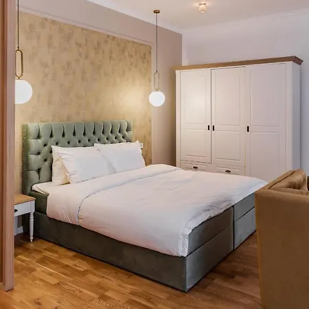 Pedestrian Street In Center For Comfortable And Beautiful With Comodities Within Walking Distance Cluj-Napoca