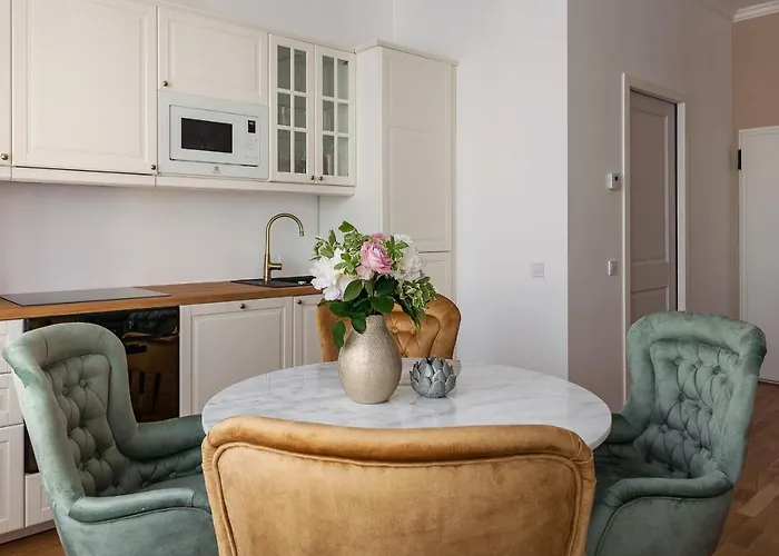 Pedestrian Street In Center For Comfortable And Beautiful With Comodities Within Walking Distance Kluž