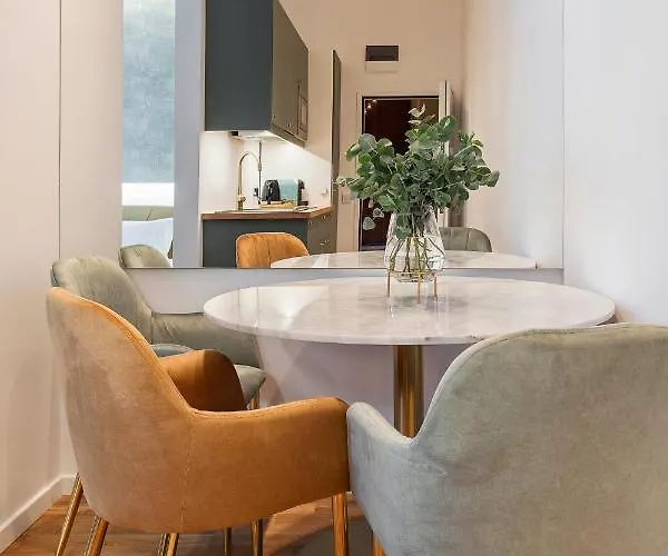 Pedestrian Street In Center For Comfortable And Beautiful With Comodities Within Walking Distance Apartamento