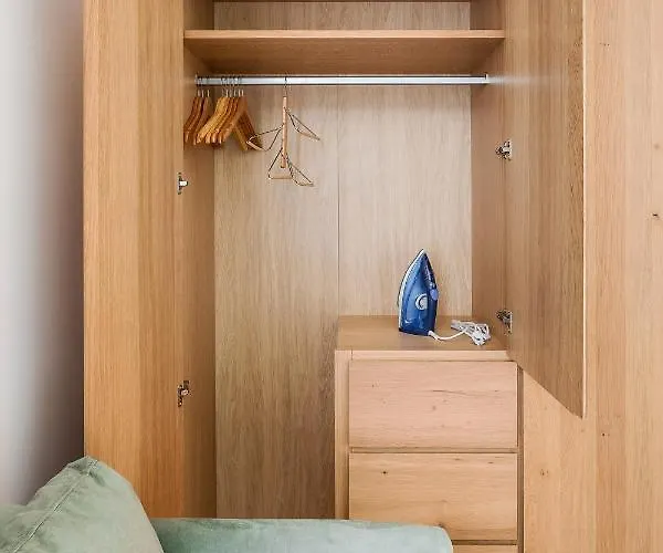 Pedestrian Street In Center For Comfortable And Beautiful With Comodities Within Walking Distance Apartamento