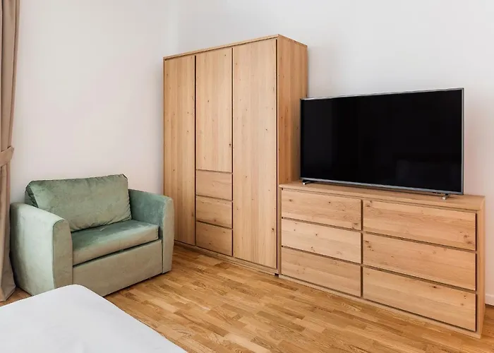 Pedestrian Street In Center For Comfortable And Beautiful With Comodities Within Walking Distance Appartement *