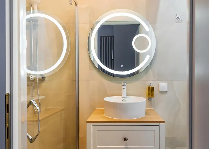 Pedestrian Street In Center For Comfortable And Beautiful With Comodities Within Walking Distance Apartmán *