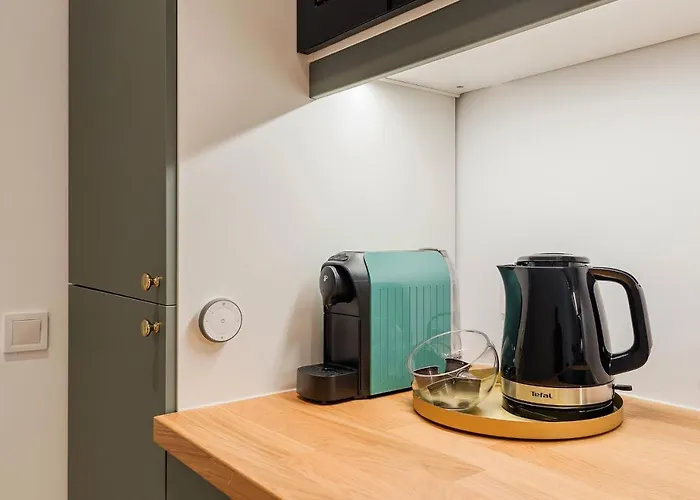 Pedestrian Street In Center For Comfortable And Beautiful With Comodities Within Walking Distance Apartmán