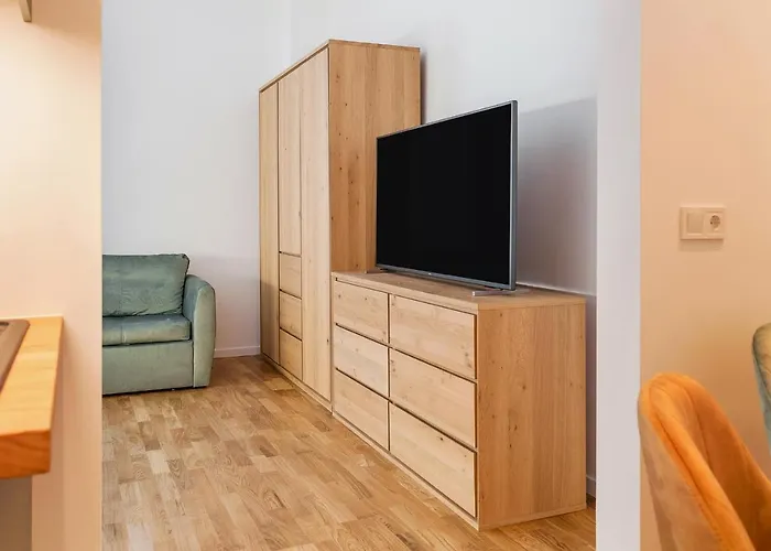 Apartment Pedestrian Street In Center For Comfortable And Beautiful With Comodities Within Walking Distance *