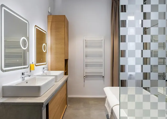 Pedestrian Street In Center For Comfortable And Beautiful With Comodities Within Walking Distance Apartment